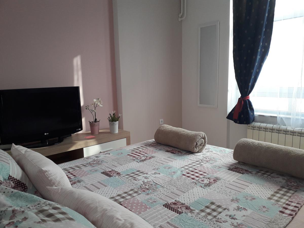 Studio Apartman Ld U Strogom Centru Novi Sad Exterior photo