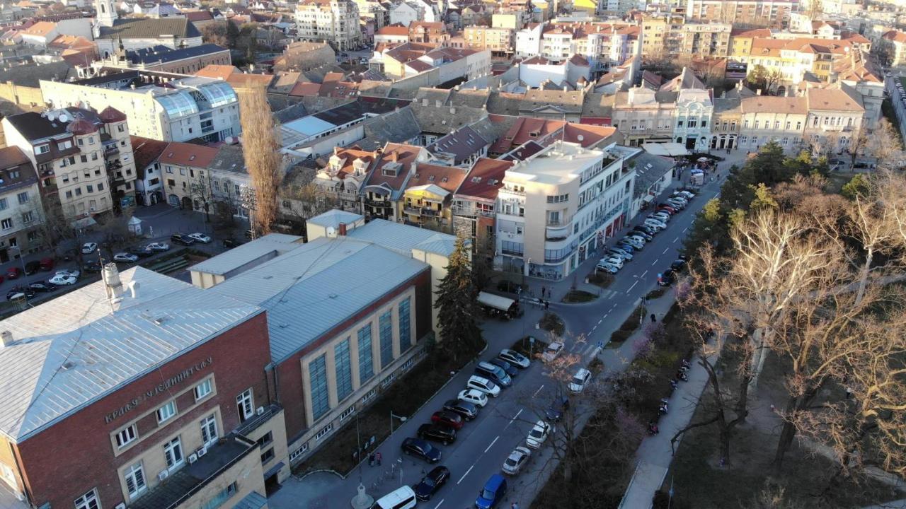 Studio Apartman Ld U Strogom Centru Novi Sad Exterior photo