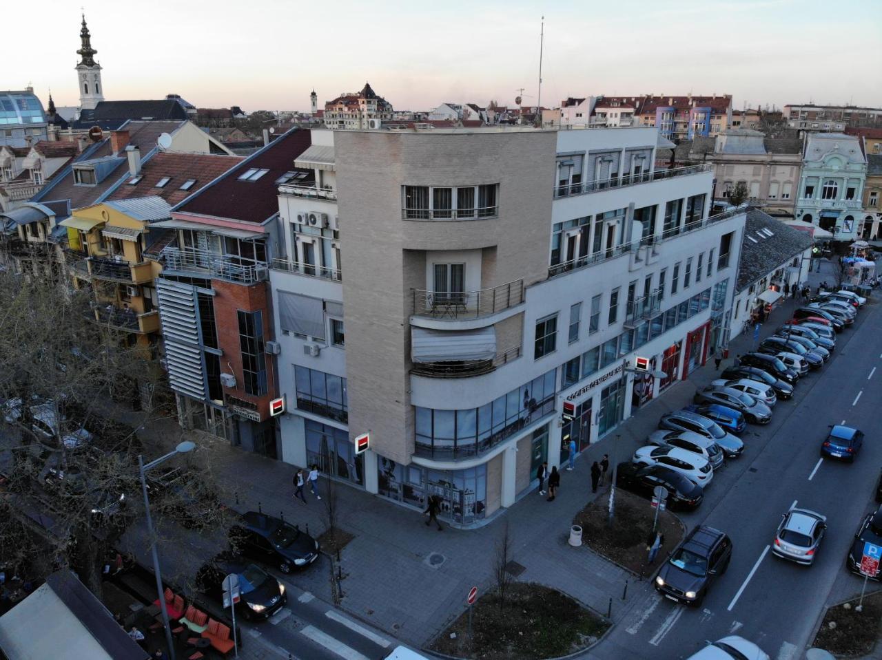 Studio Apartman Ld U Strogom Centru Novi Sad Exterior photo